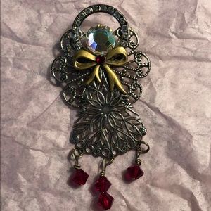 Angel 😇 brooch